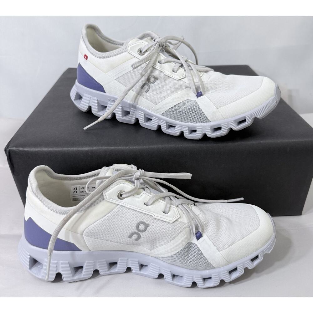 On Cloud Running X Womens 9 White Purple Training Running Shoes Lightweight Gym